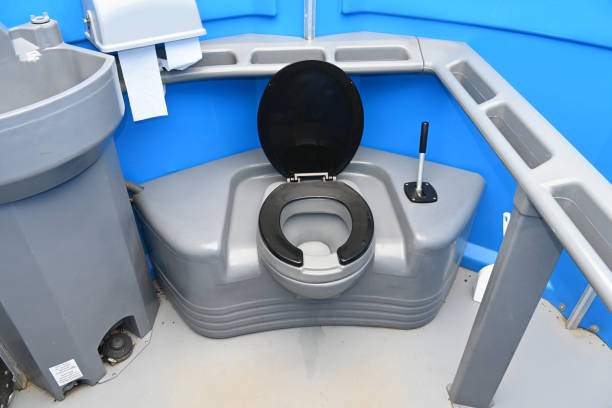 Types of Portable Toilets We Offer in Fort Myers Beach, FL